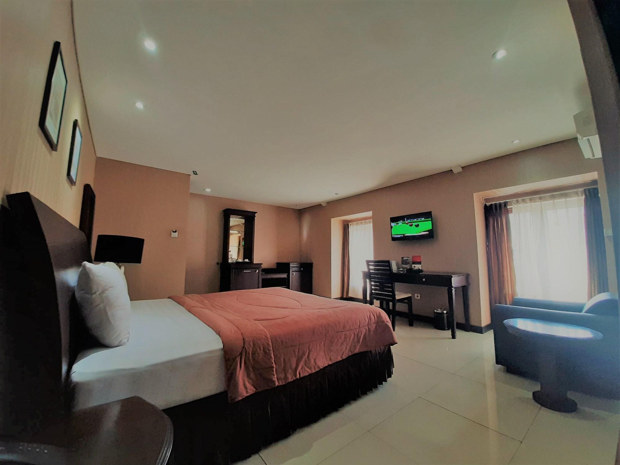 Hotel The Palais Dago