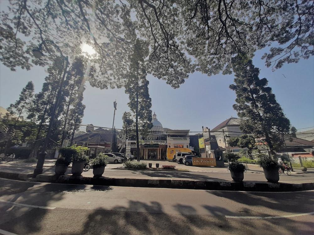 The Palais Dago Hotel